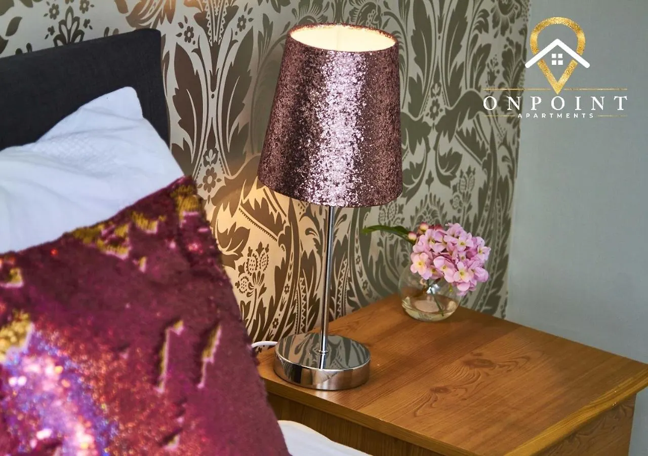 Onpoint Apartments-Large House Near Centre With Bar! Nottingham Holiday home